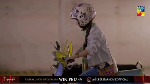 07.Vespa-Girl-_-HUM-TV-_-Telefilm.mp4-5.jpg