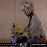 07.Vespa-Girl-_-HUM-TV-_-Telefilm.mp4-5