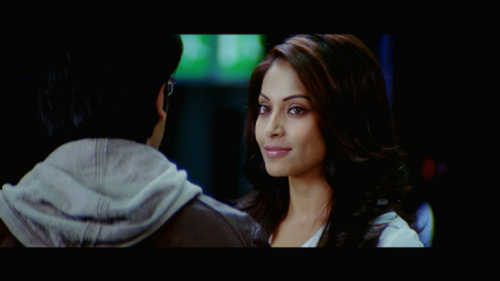 Bachna-Ae-Haseeno-2008-1080p-Bluray-Remux-AVC-DTSHD-MA-5.1-DusIctv.mkv_20210526_105817.714.png