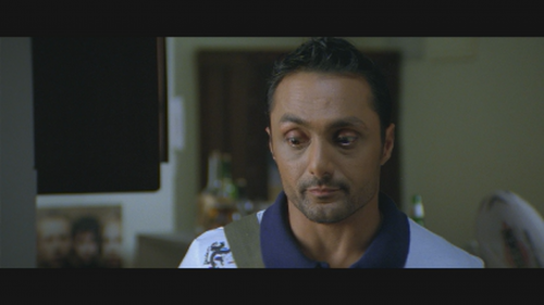 Pyaar-Ke-Side-Effects-2006-1080p-Bluray-Remux-AC-DTSHD-MA-5.1-DusIctv.mkv_20210526_112335.644.png