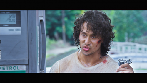 Baaghi-2016-1080p-Bluray-Remux-AVC-TrueHD-Atmos-7.1-DusIctv.mkv_20210529_200740.856.png