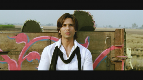 Dil-Bole-Hadippa-2009-1080p-Bluray-Remux-AVC-DTSHD-MA-5.1-DusIctv.mkv_20210529_203344.386.png