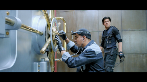 Happy-New-Year-2014-1080p-BlurayRemux-AVC-DTSHD-MA-5.1-DusIctv.mkv_20210711_110136.683e06b1108c02edc2a.png