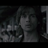 Kaminey-2009-1080p-BluRay-Remux-AVC-DTS-MA-5.1---Kysrze.mkv_snapshot_00.05.33.625