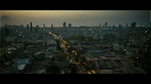 Talaash.2012.BluRay.1080p.DTS-HD.MA.5.1.AVC.REMUX-FraMeSToR.mkv_snapshot_00.07.32.118.jpg