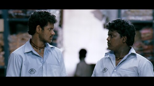 Angadi-Theru-2010-1080p-BluRay-Remux-AVC-LPCM-5.1---Kysrze.mkv_snapshot_00.25.08.674.jpg