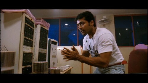 Ayan-2009-BluRay-Remux-AVC-LPCM-5.1.mkv_snapshot_00.08.33.417.jpg