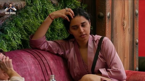 Bigg-Boss.2025.S19E65.Day.64.1080p.WEB-DL.H.264.AAC.2.0-JA.mkv_screenshot_01.png