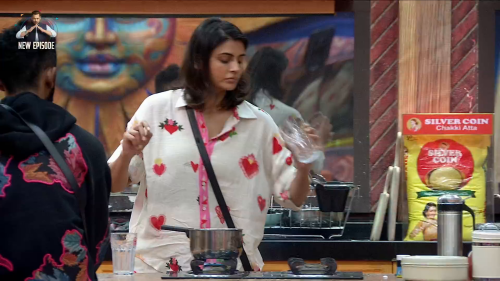 Bigg-Boss.2025.S19E69.Day.68.1080p.WEB-DL.H.264.AAC.2.0-JA.mkv_screenshot_05.png
