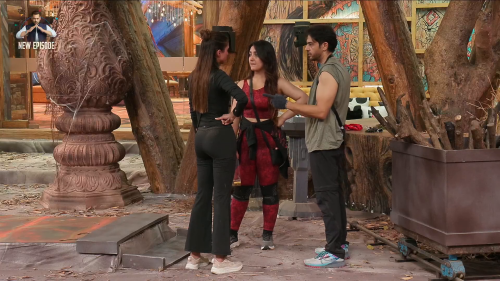 Bigg-Boss.2025.S19E95.Day.94.1080p.WEB-DL.H.264.AAC.2.0-JA.mkv_screenshot_04.png